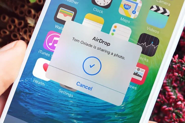 Thử kết nối với iTunes, AirDrop