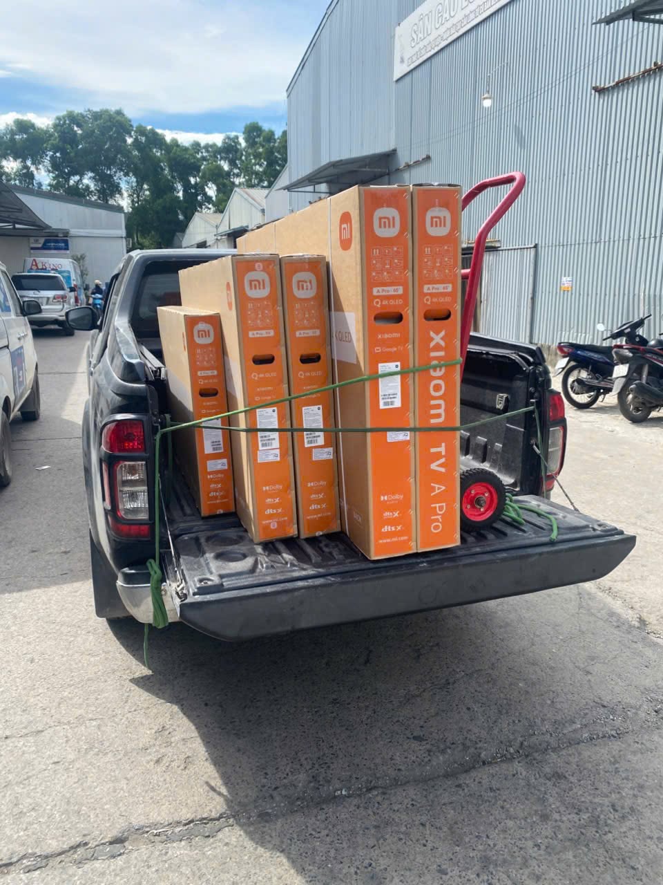 Mua tivi Xiaomi online tiện lợi và nhanh chóng 