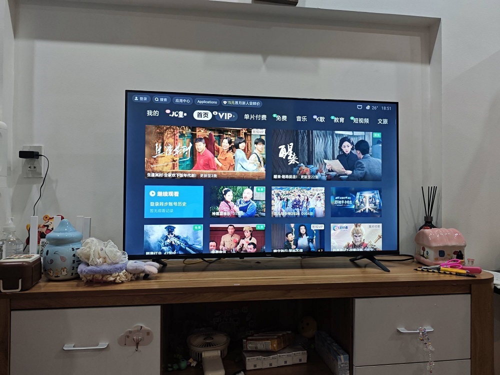 Tivi Xiaomi 65 inch chính hãng Thái Nguyên – Khi nào nên chọn màn hình lớn? 4 Mua tivi Xiaomi 65 inch chính hãng Thái Nguyên tại ChungBlackBerry để đảm bảo uy tín